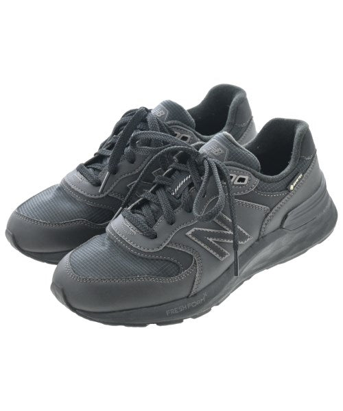 New Balance รองเท้าผ้าใบ