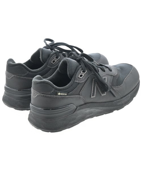 New Balance รองเท้าผ้าใบ