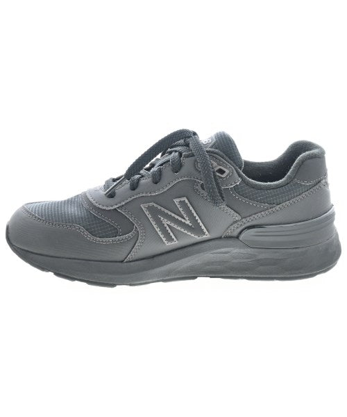 New Balance รองเท้าผ้าใบ