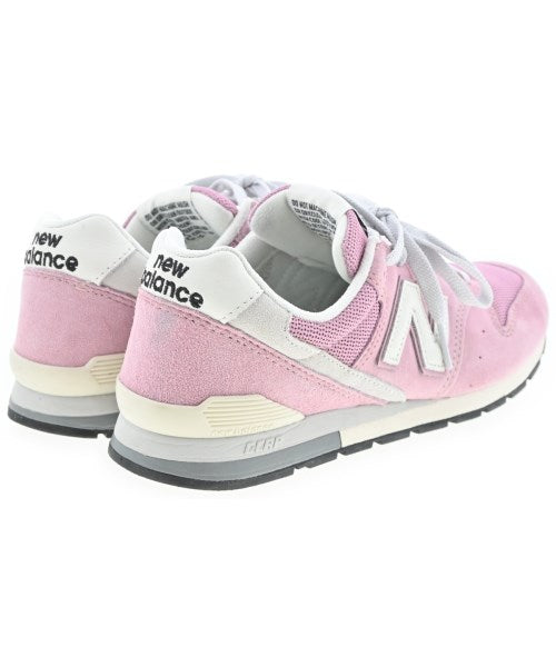New Balance รองเท้าผ้าใบ
