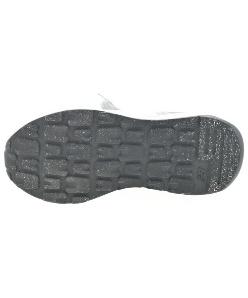 New Balance รองเท้าผ้าใบ