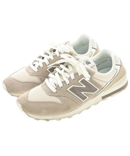 New Balance รองเท้าผ้าใบ