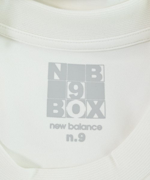 New Balance เสื้อยืด/เสื้อท็อปส์
