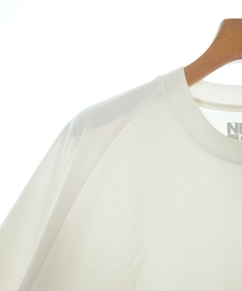 New Balance เสื้อยืด/เสื้อท็อปส์