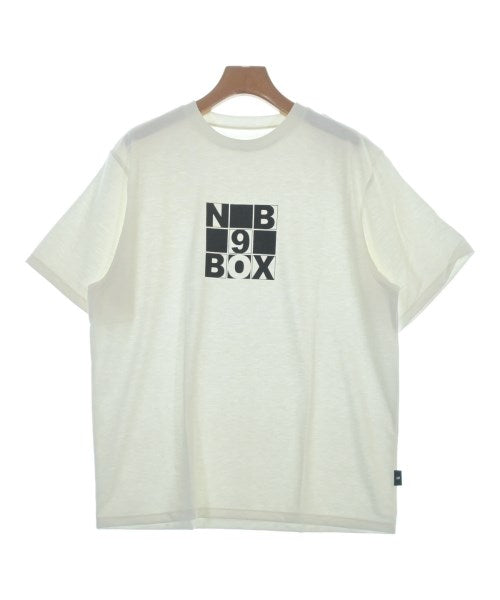 New Balance เสื้อยืด/เสื้อท็อปส์