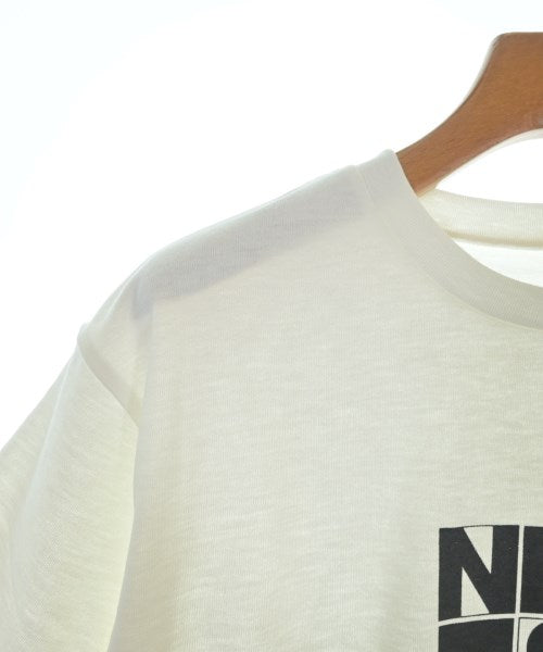 New Balance เสื้อยืด/เสื้อท็อปส์