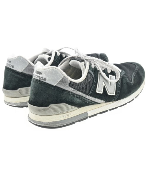 New Balance รองเท้าผ้าใบ