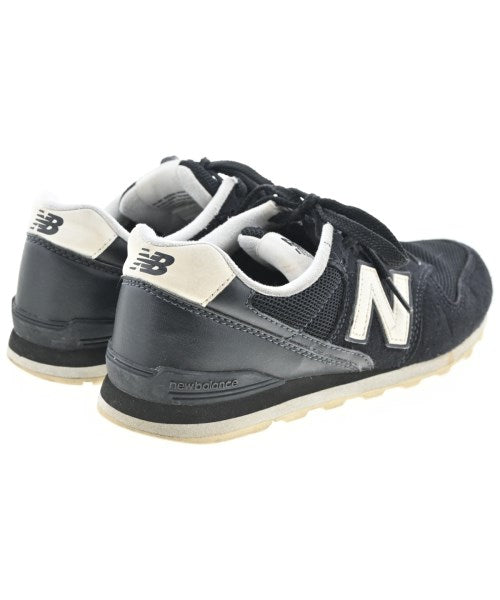 New Balance รองเท้าผ้าใบ