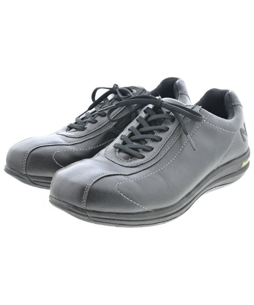 New Balance รองเท้าผ้าใบ