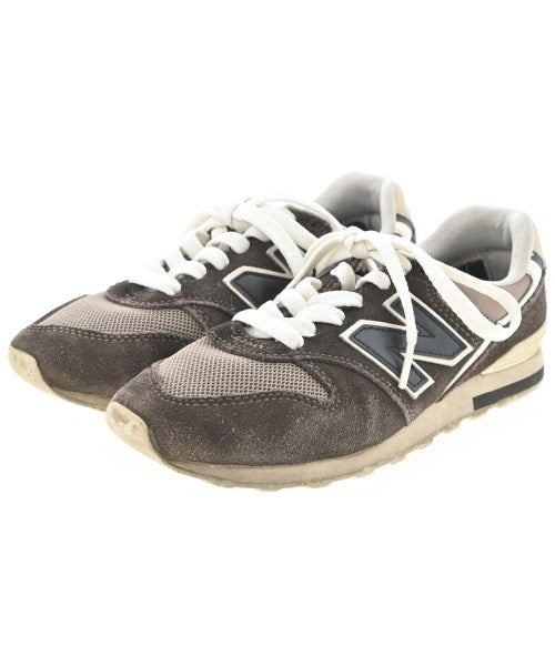 New Balance รองเท้าผ้าใบ