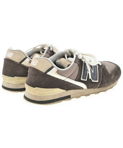 New Balance รองเท้าผ้าใบ