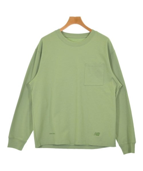 New Balance เสื้อยืด/เสื้อท็อปส์