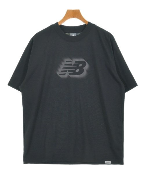New Balance เสื้อยืด/เสื้อท็อปส์