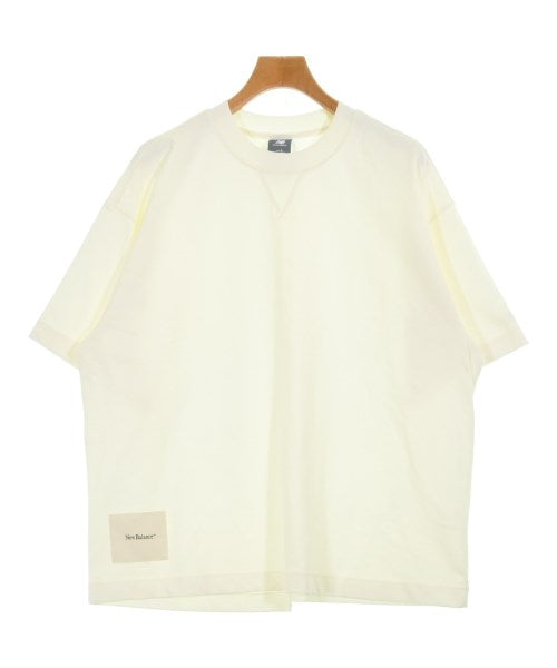 New Balance เสื้อยืด/เสื้อท็อปส์