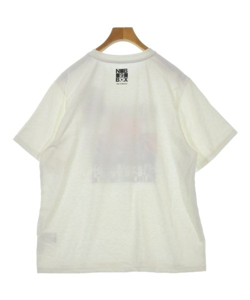 New Balance เสื้อยืด/เสื้อท็อปส์