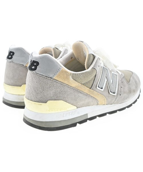 New Balance รองเท้าผ้าใบ