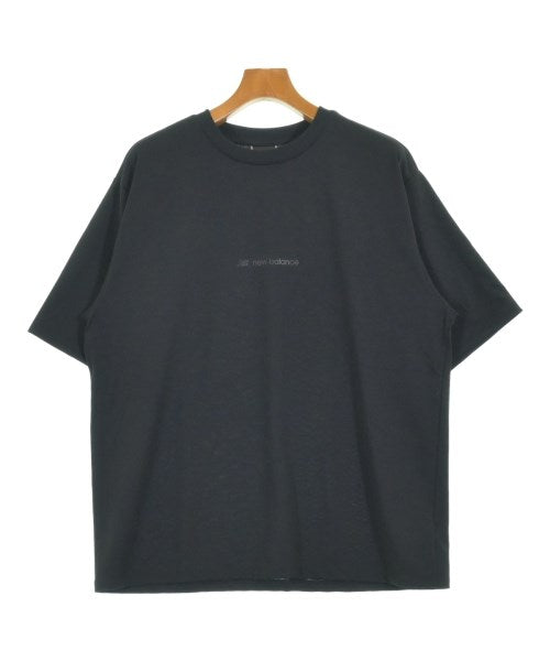 New Balance เสื้อยืด/เสื้อท็อปส์