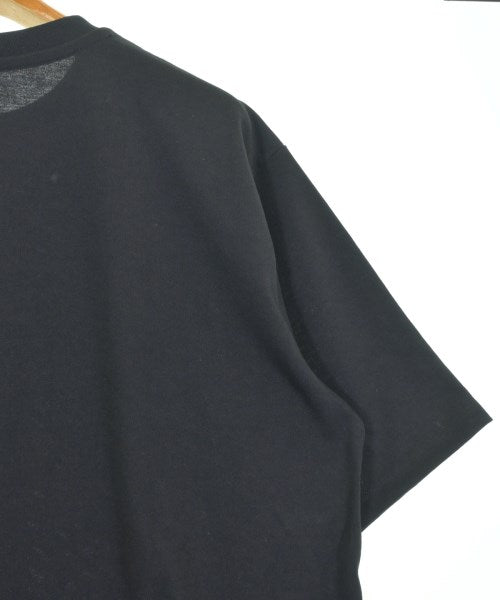 New Balance เสื้อยืด/เสื้อท็อปส์