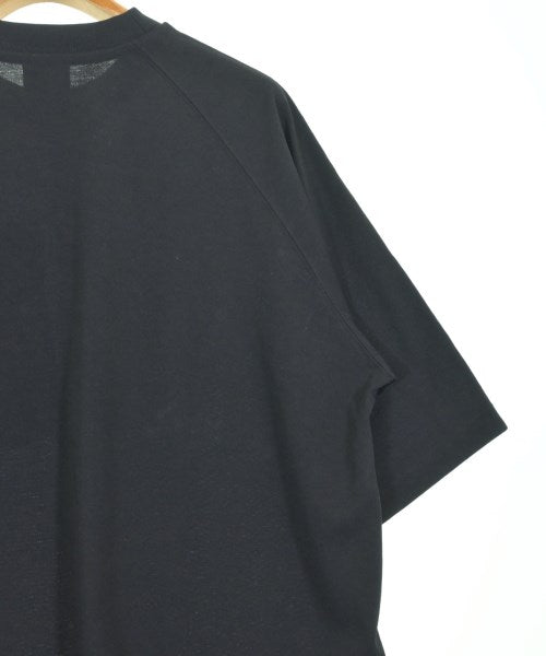 New Balance เสื้อยืด/เสื้อท็อปส์
