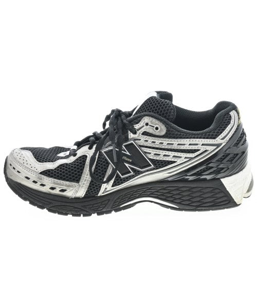 New Balance รองเท้าผ้าใบ