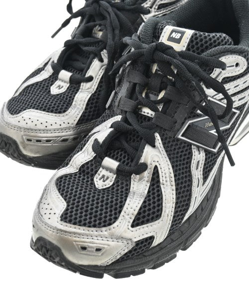 New Balance รองเท้าผ้าใบ