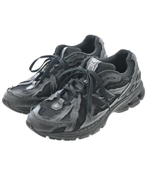 New Balance รองเท้าผ้าใบ