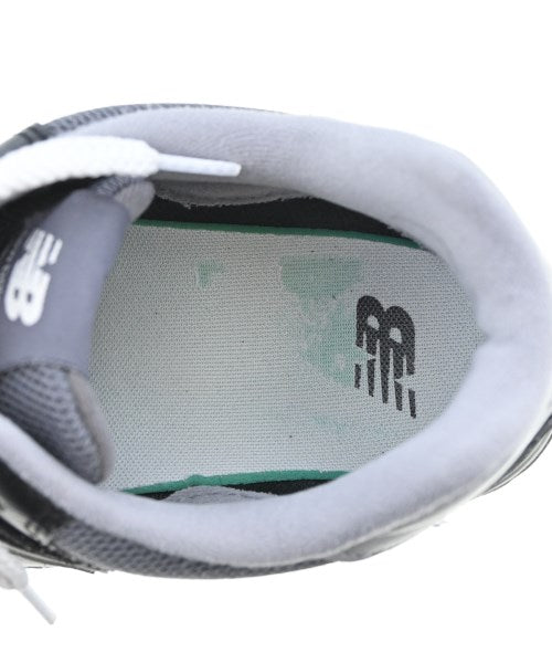 New Balance รองเท้าผ้าใบ
