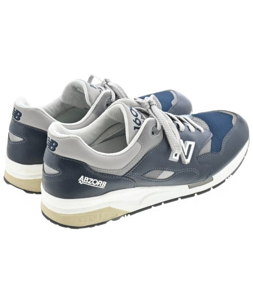 New Balance รองเท้าผ้าใบ
