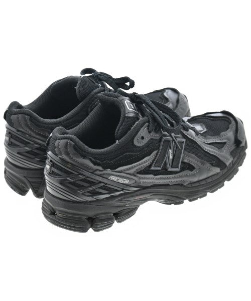 New Balance รองเท้าผ้าใบ