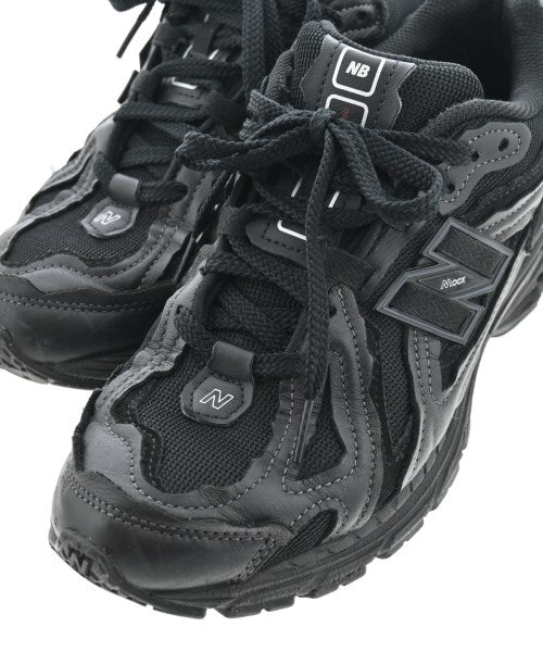 New Balance รองเท้าผ้าใบ