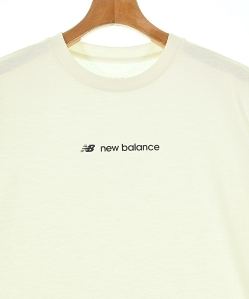 New Balance เสื้อยืด/เสื้อท็อปส์