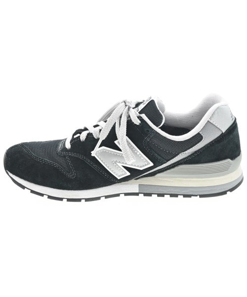 New Balance รองเท้าผ้าใบ