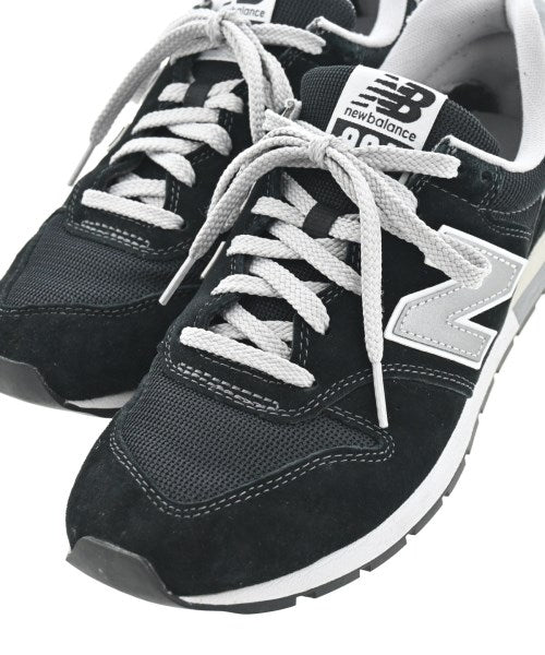 New Balance รองเท้าผ้าใบ