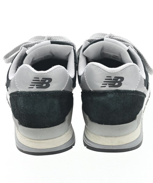New Balance รองเท้าผ้าใบ