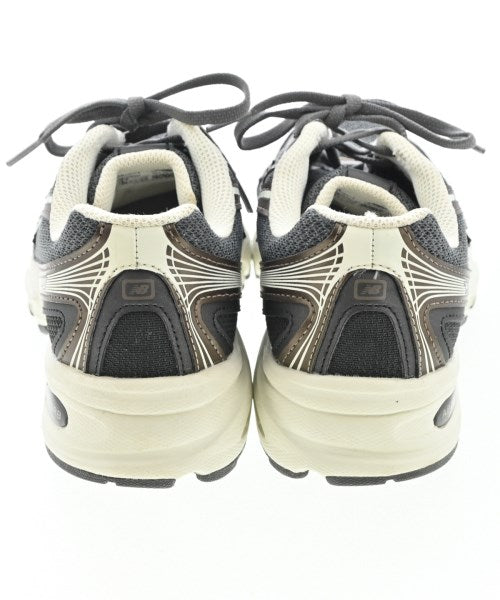 New Balance รองเท้าผ้าใบ