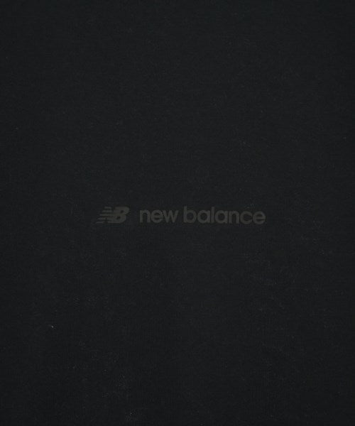 New Balance เสื้อยืด/เสื้อท็อปส์