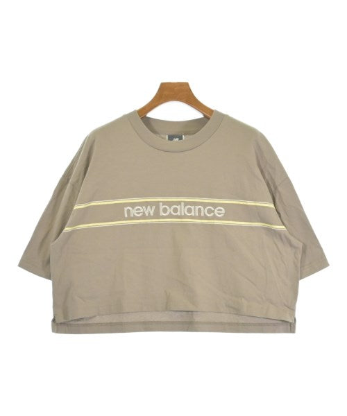 New Balance เสื้อยืด/เสื้อท็อปส์