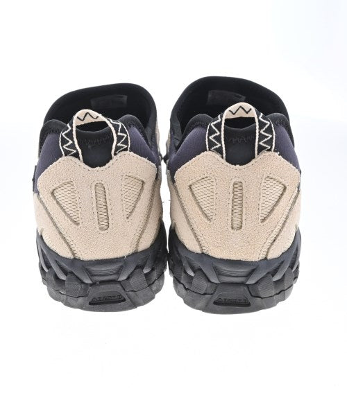 New Balance รองเท้าผ้าใบ