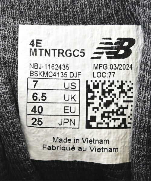 New Balance รองเท้าผ้าใบ