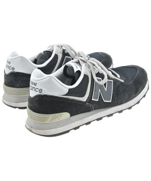New Balance รองเท้าผ้าใบ