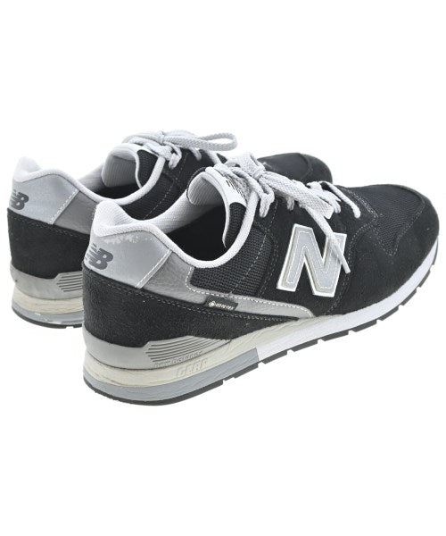 New Balance รองเท้าผ้าใบ