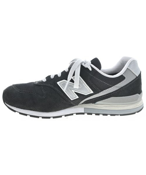 New Balance รองเท้าผ้าใบ