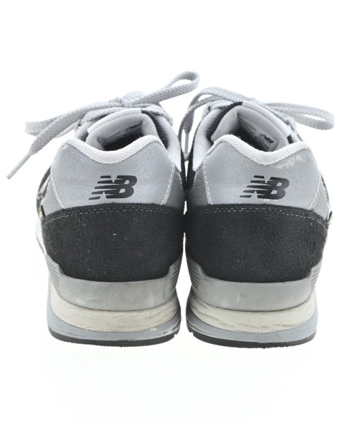 New Balance รองเท้าผ้าใบ