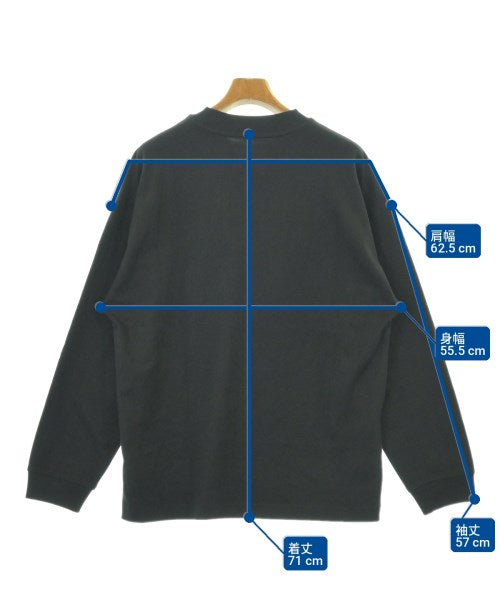 New Balance เสื้อยืด/เสื้อท็อปส์