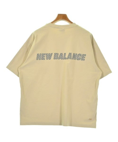 New Balance เสื้อยืด/เสื้อท็อปส์