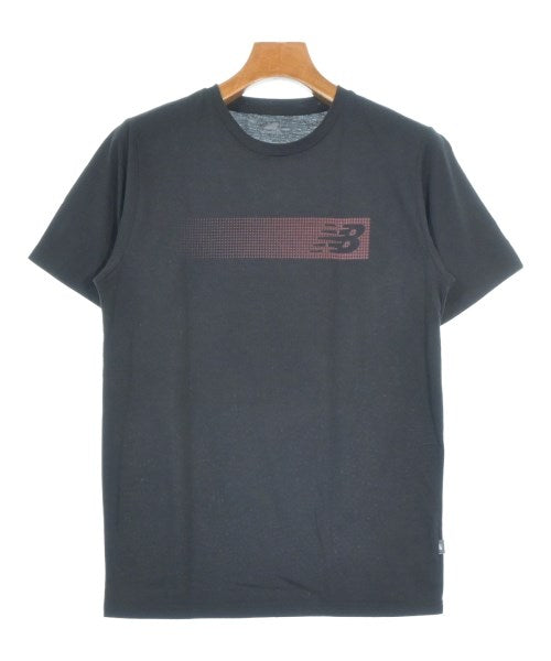 New Balance เสื้อยืด/เสื้อท็อปส์