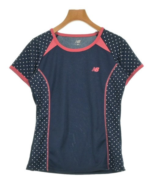 New Balance เสื้อยืด/เสื้อท็อปส์