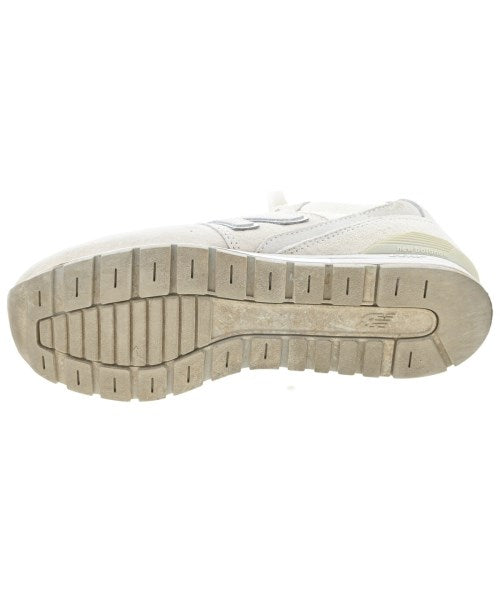 New Balance รองเท้าผ้าใบ