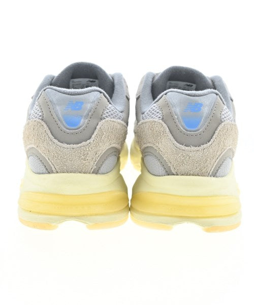 New Balance รองเท้าผ้าใบ