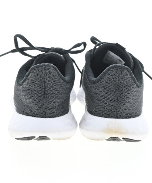 New Balance รองเท้าผ้าใบ